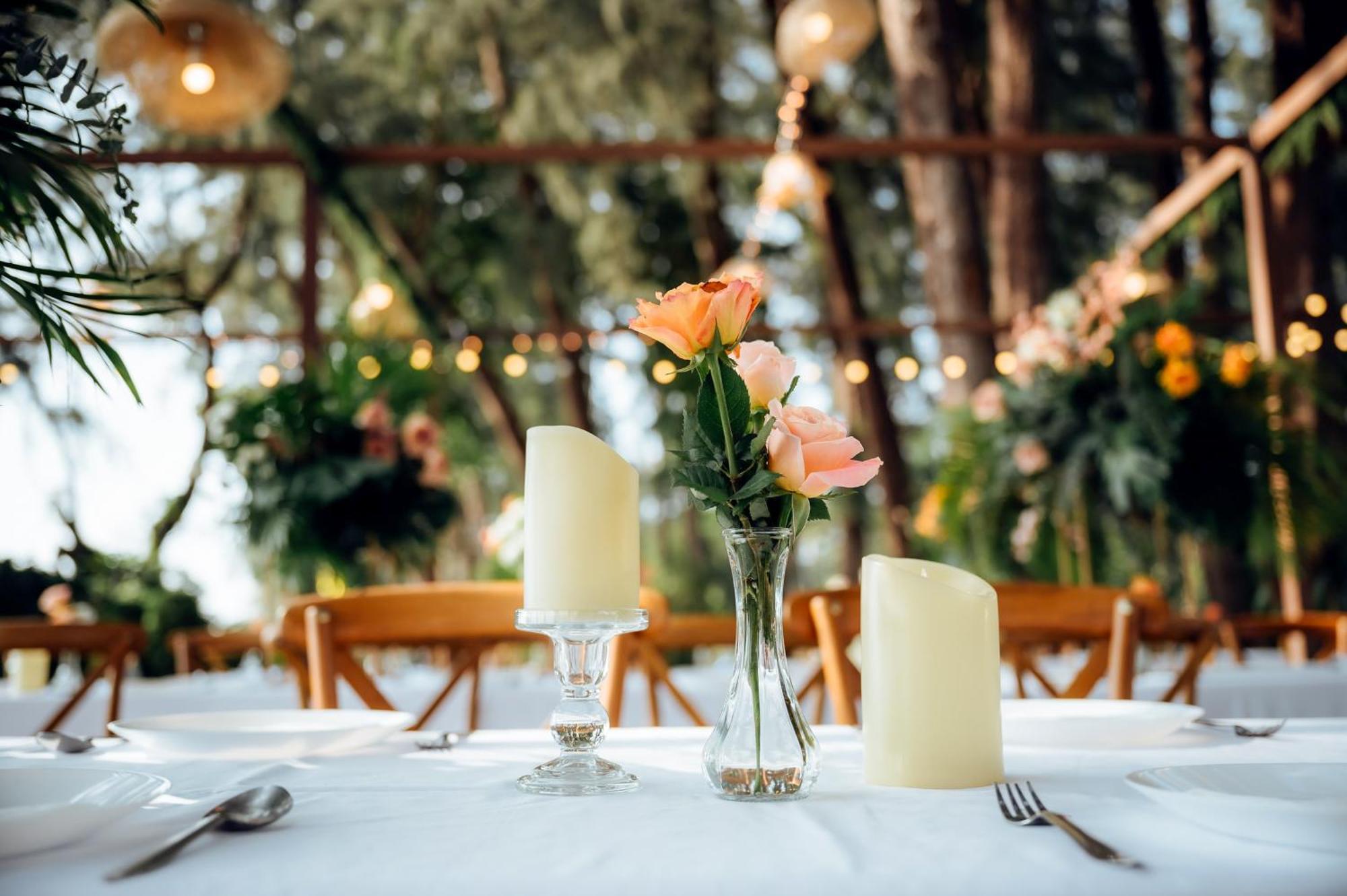 甲米都喜天丽海滨度假酒店-Sha认证 功孟海滩 外观 照片 A table at a wedding reception